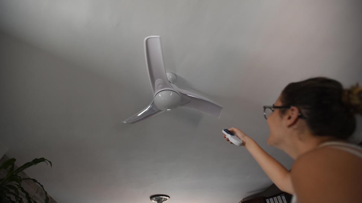 Los ventiladores han sustituido al aire acondicionado en muchos hogares.