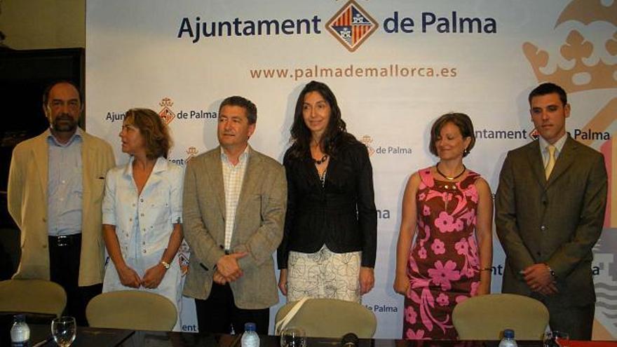 Joana Maria Borrás, en el centro, con Joan Font y Antoni Montserrat, entre otros.