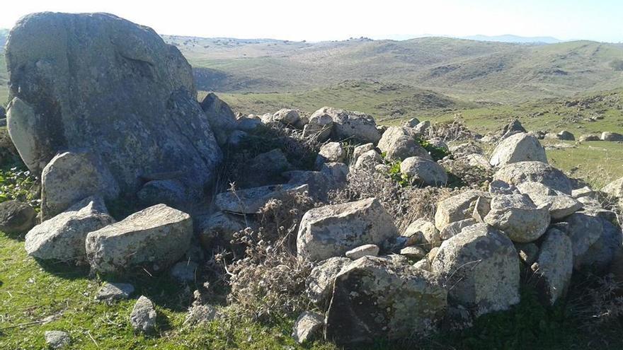 La asociación cultural Turdulia descubre un importante yacimiento megalítico en Belalcázar