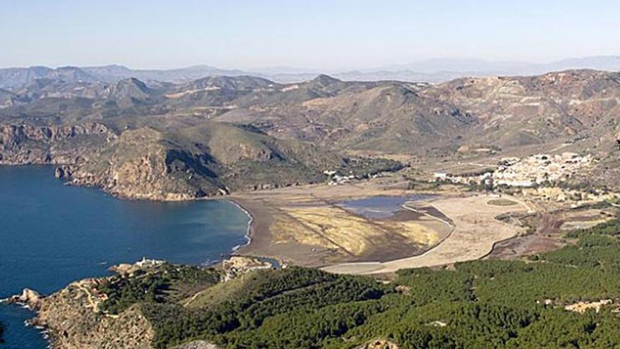 Vista de la bahía de Portmán, en La Unión.