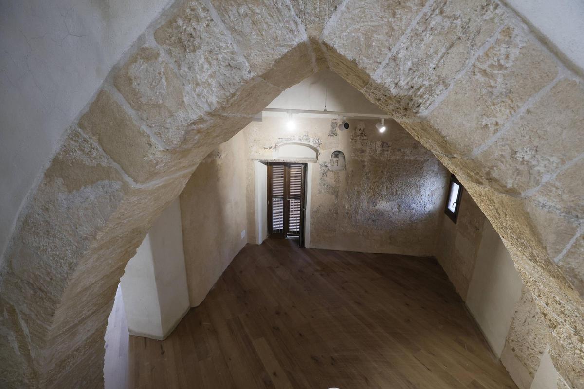 Blick in den restaurierten Innenraum des Kastells.