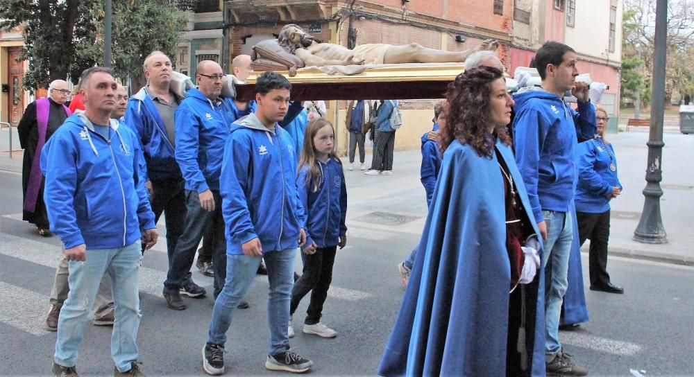 Procesión del Cristo Yacente de la Corporación de Sayones