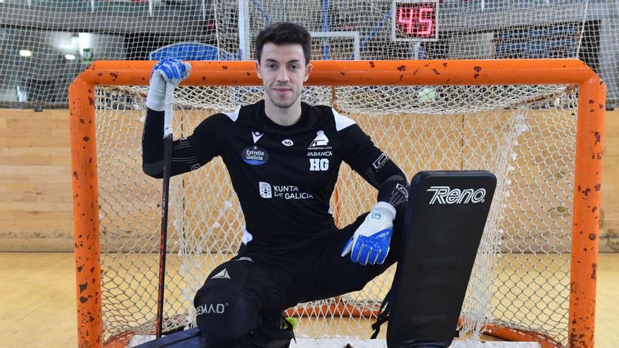 Martí Serra, en la portería del Palacio de los Deportes de Riazor. |  // VÍCTOR ECHAVE