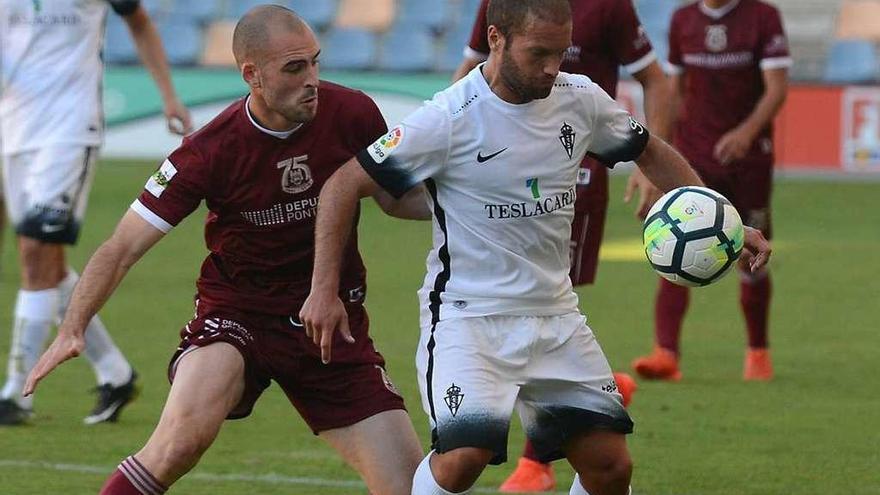 Jon Etxániz (en la imagen contra el Sporting) ha sido uno de los jugadores que ha anotado. // Rafa Vázquez