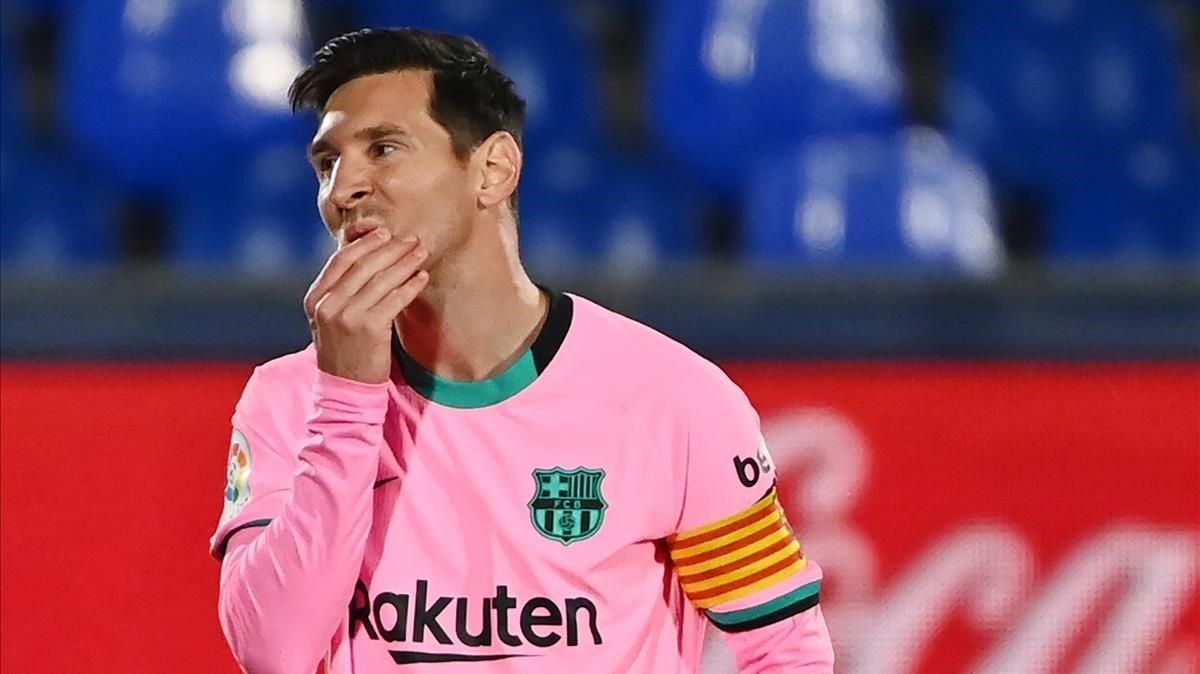 zentauroepp55465794 barcelona s argentine forward lionel messi gestures during t201017223540