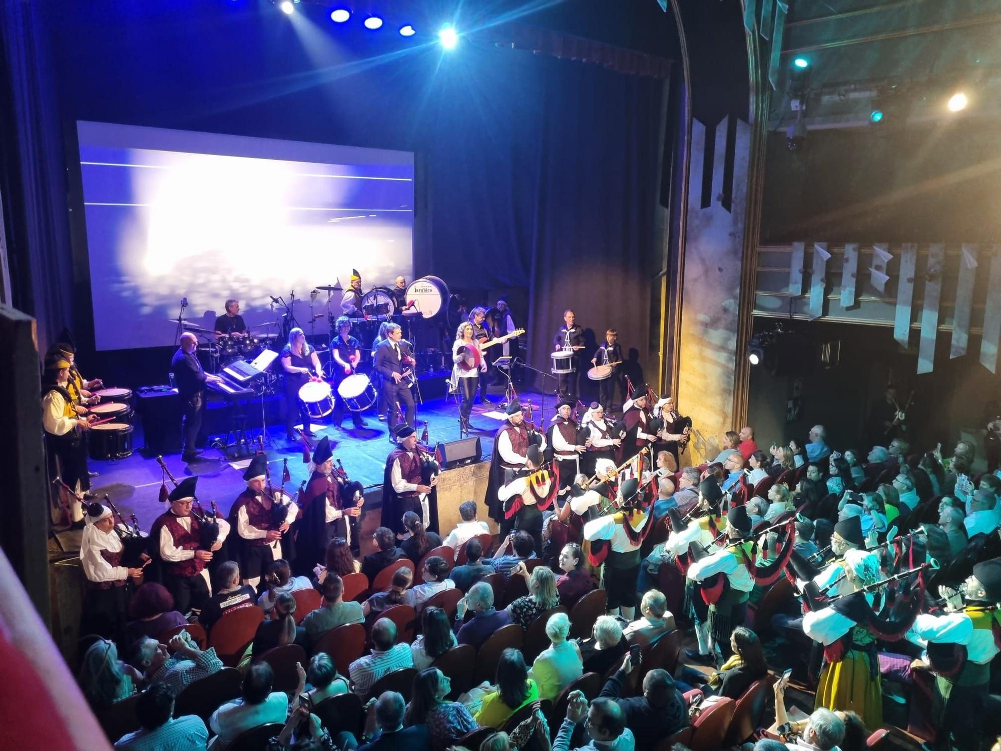 EN IMÁGENES | Hevia celebra los 25 años de "Tierra de nadie" con lleno en el teatro La Latina de Madrid