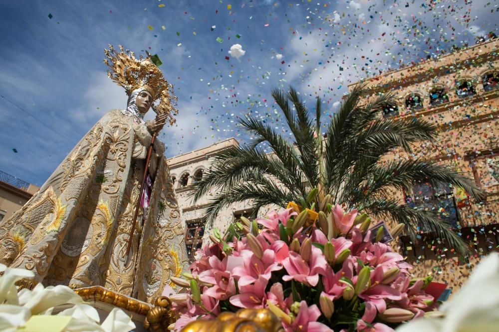 El Cristo Resucitado y de la Virgen de la Asunción inundan la ciudad de alegría y color