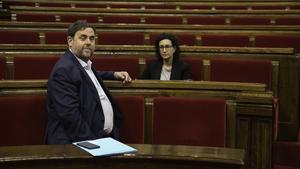 Oriol Junqueras y Marta Rovira, en el Parlament en abril del 2017.