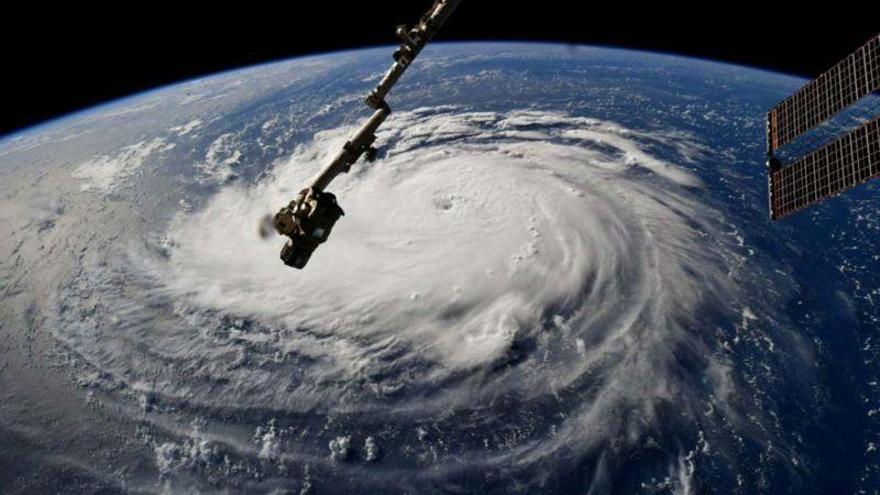 El huracán Florence intensifica su fuerza y se acerca a categoría 5