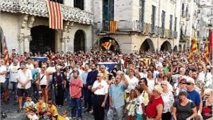 Manifest i cant a la plaça del Vi de Girona