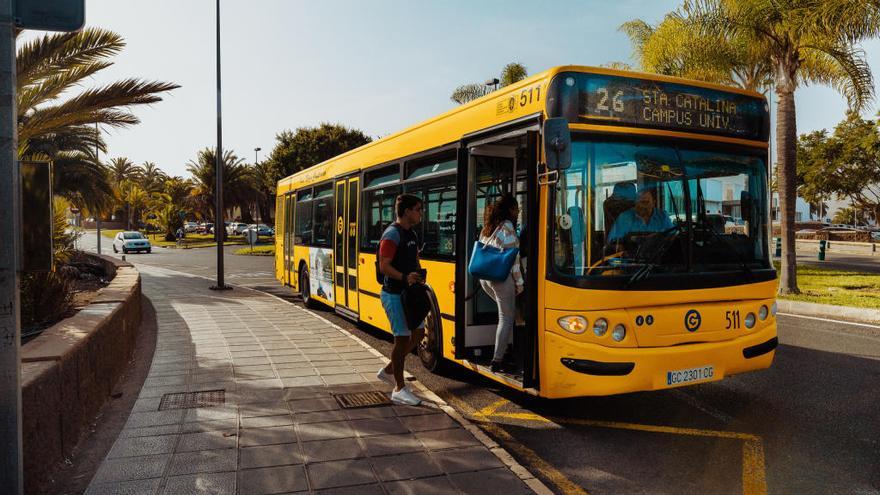 Al Estadio de Gran Canaria, mejor en guagua