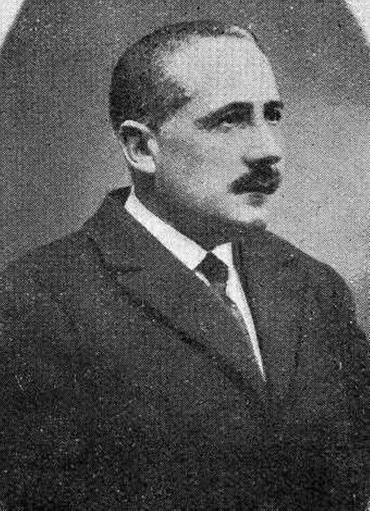 O catedrático de Historia da Escola de Maxisterio de Santiago, ademáis de pedagogo e avogado, José María Moar Fandiño.