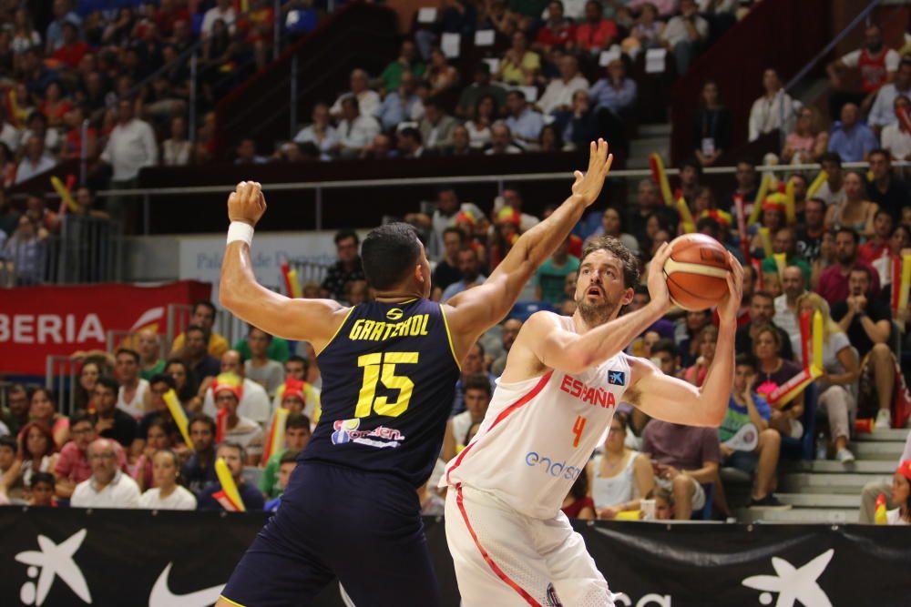 La selección vence a Venezuela en su último amistoso en España a nueve días del Eurobásket, con Pau y Marc campando a sus anchas y liderando al equipo de Scariolo en Málaga: 90-62