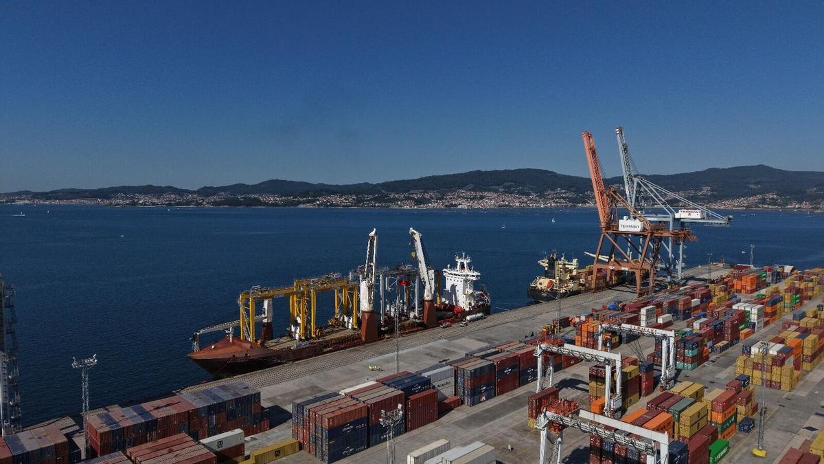 Vista general de la terminal de contenedores del puerto de Vigo.