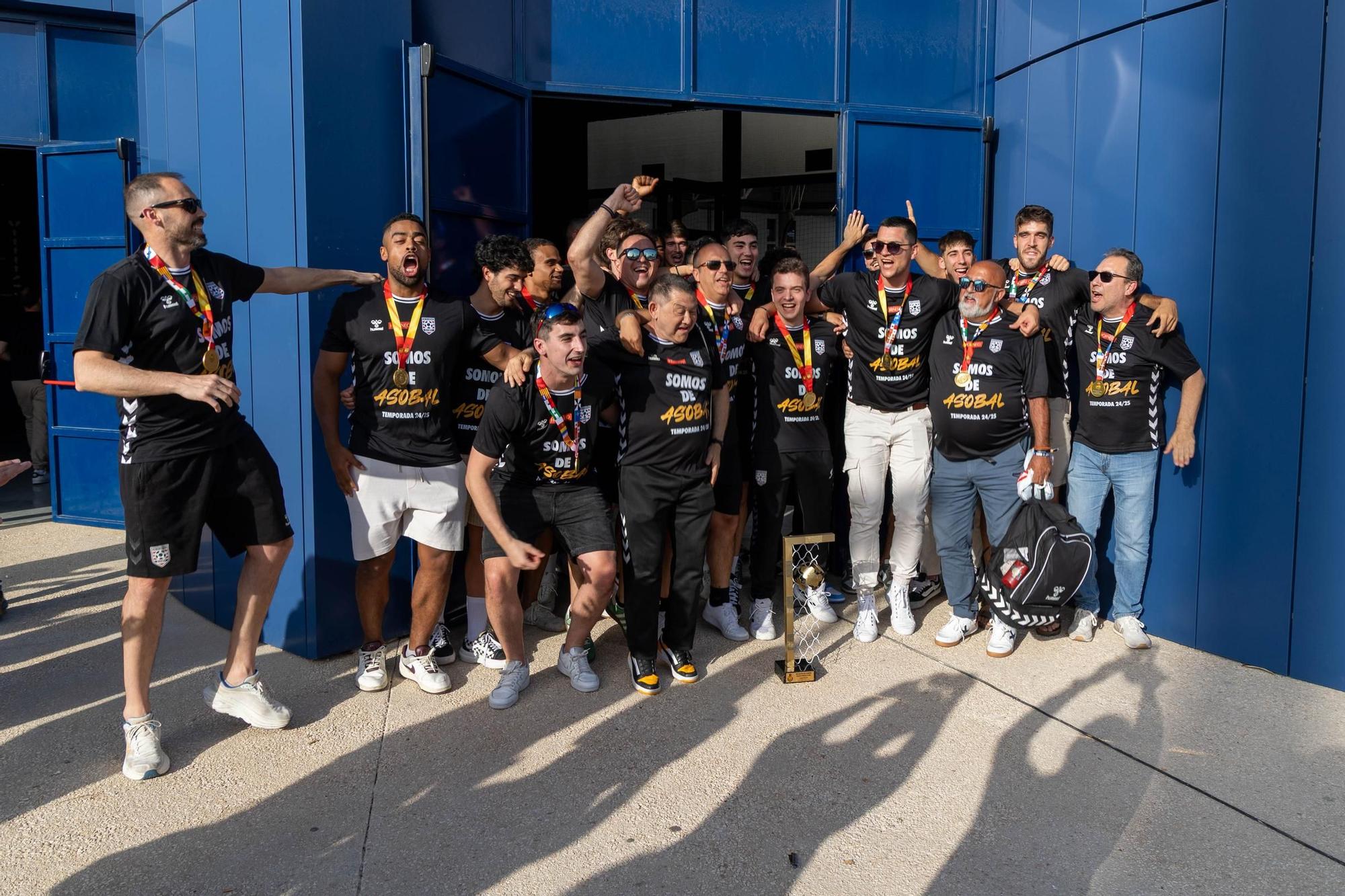 Recibimiento de los recién ascendidos Eon Horneo recién ascendidos a la liga Asobal de balonmano