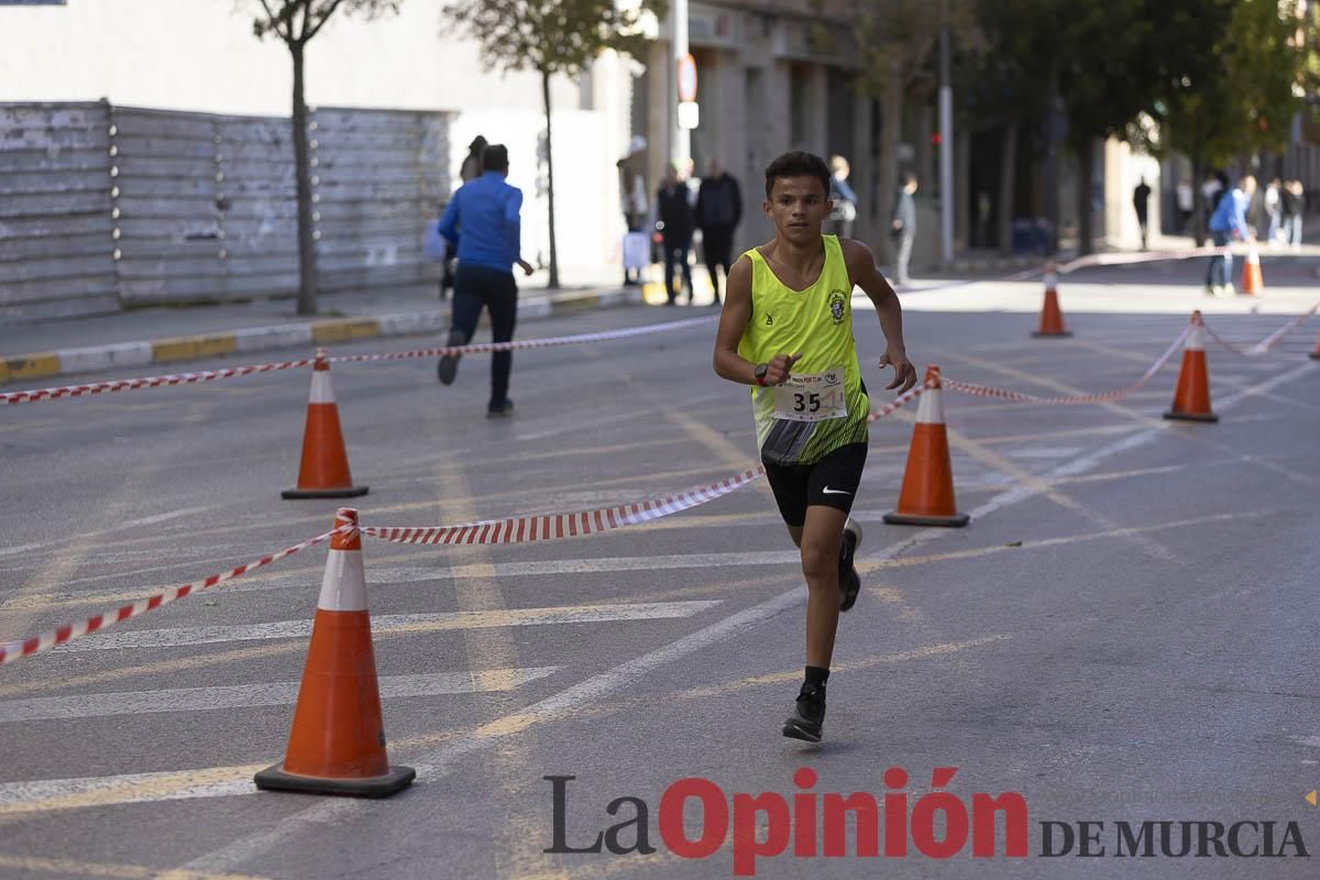 Carrera '10K Assota por ti' en Caravaca (salida y giro primera vuelta)
