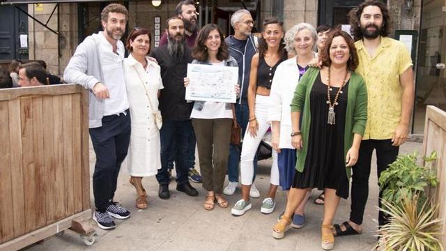 Responsables de los establecimientos que figuran en la guía 'Entremares'.