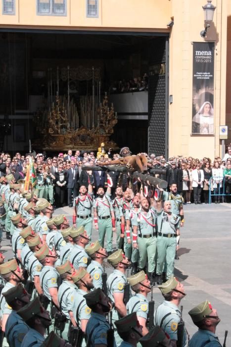 Jueves Santo de 2016 | Desembarco de la Legión y traslado de Mena