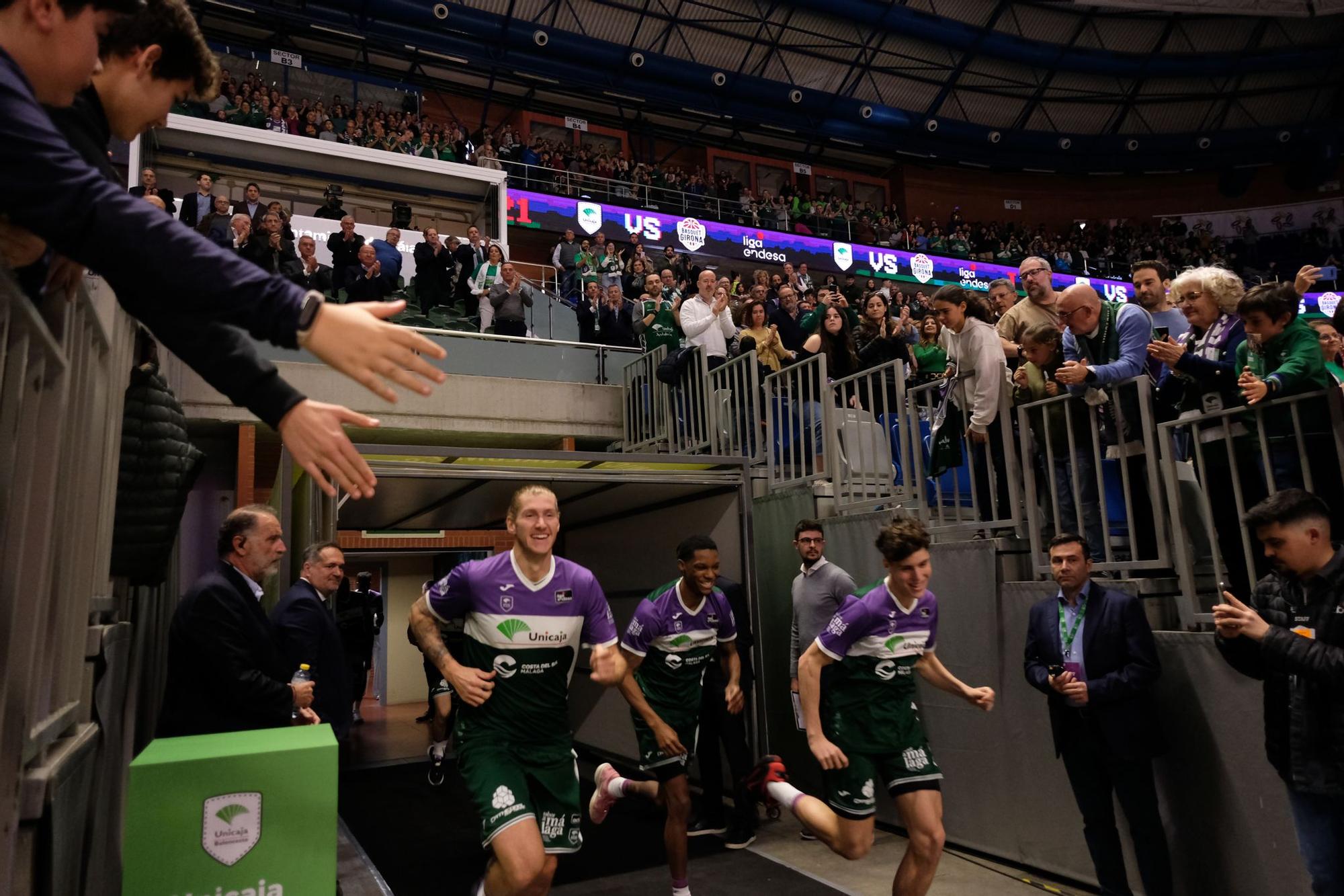 La afición celebra el título de Copa en la previa del Unicaja - Girona