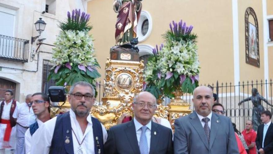 Cristobal Herrera (izq), Antonio Tamayo y el pregonero, Rafael Salmerón.