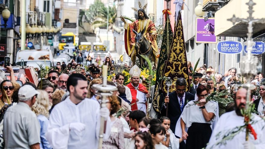 Arranca la Semana Santa en Las Palmas de Gran Canaria con la Burrita y los Nazarenos