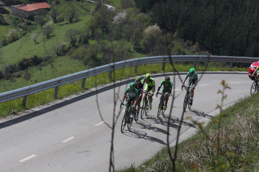 Carthy gana la primera etapa de la Vuelta a Asturias