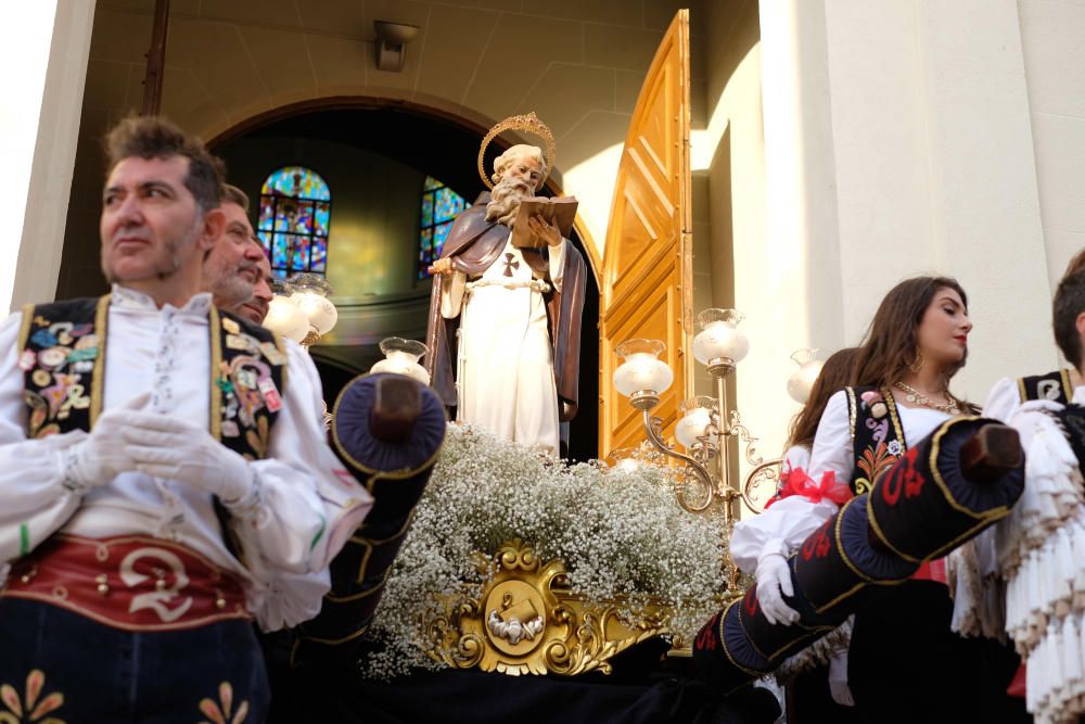 Miles de devotos festeros acompañaron al santo anacoreta en la sobria y tradicional Procesión