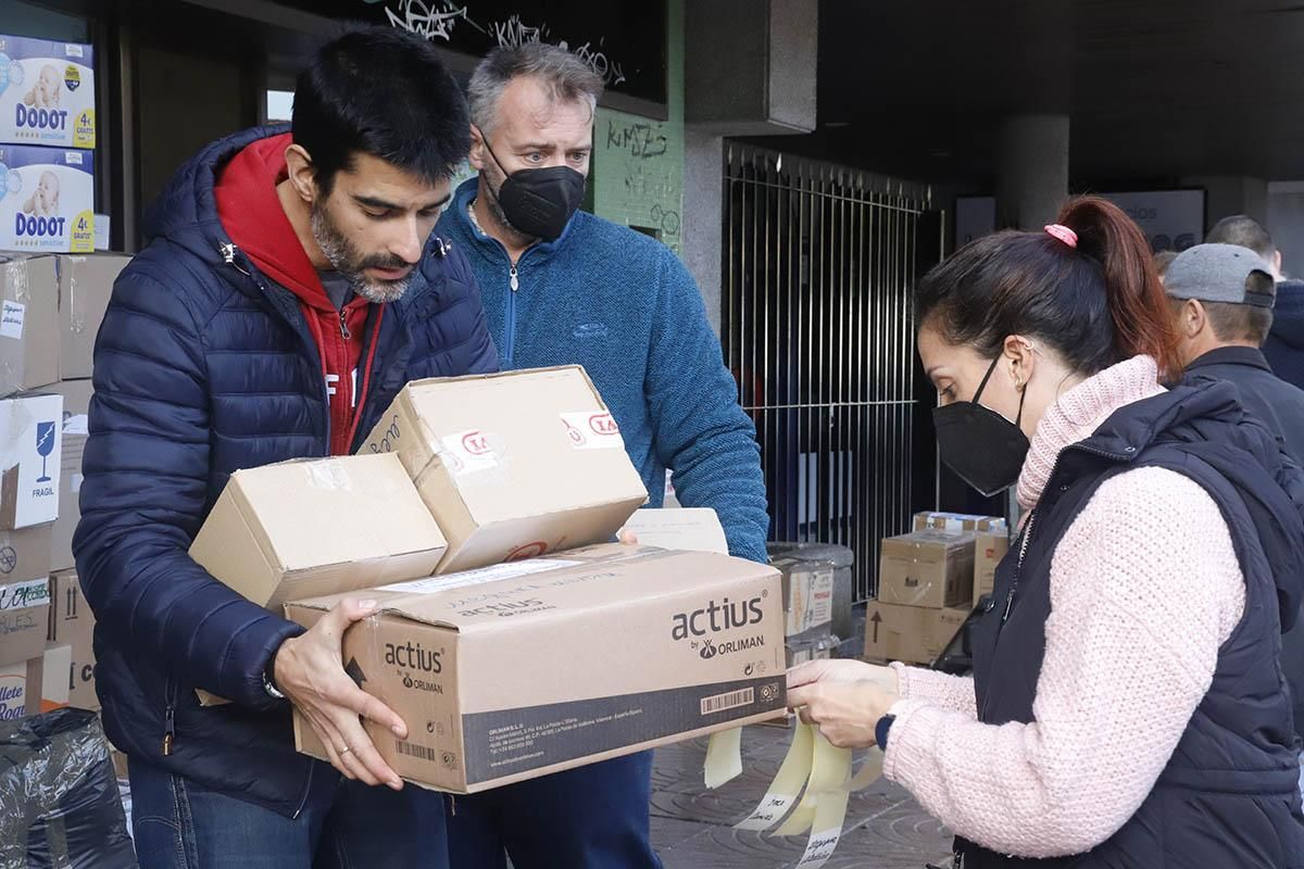 Parte de Córdoba un autobús con ayuda humanitaria para Ucrania