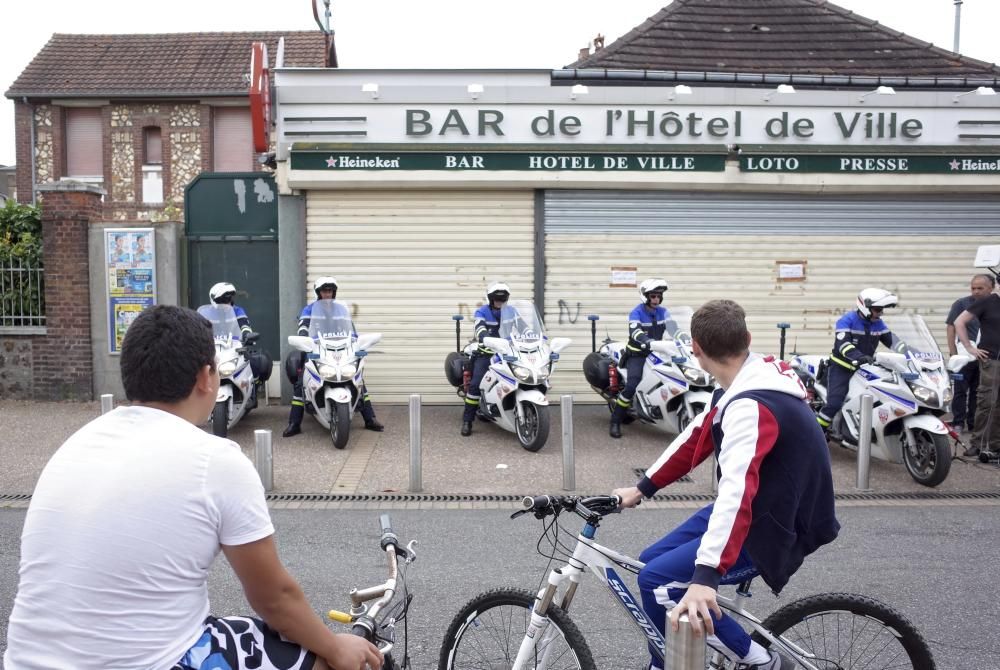Un cura degollado por yihadistas en Francia