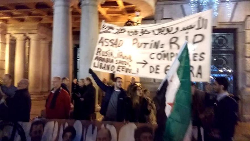 Manifestación en Valencia por el fin de la guerra de Siria