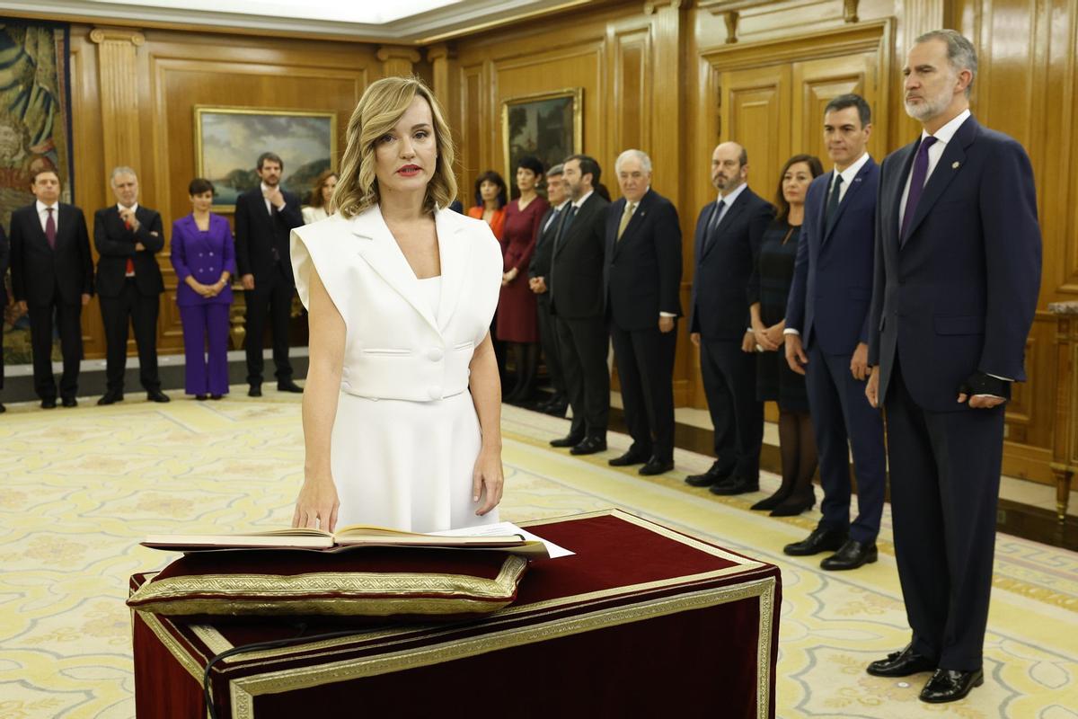 Pilar Alegría toma la posesión de su cargo, ministra de Educación y Deportes