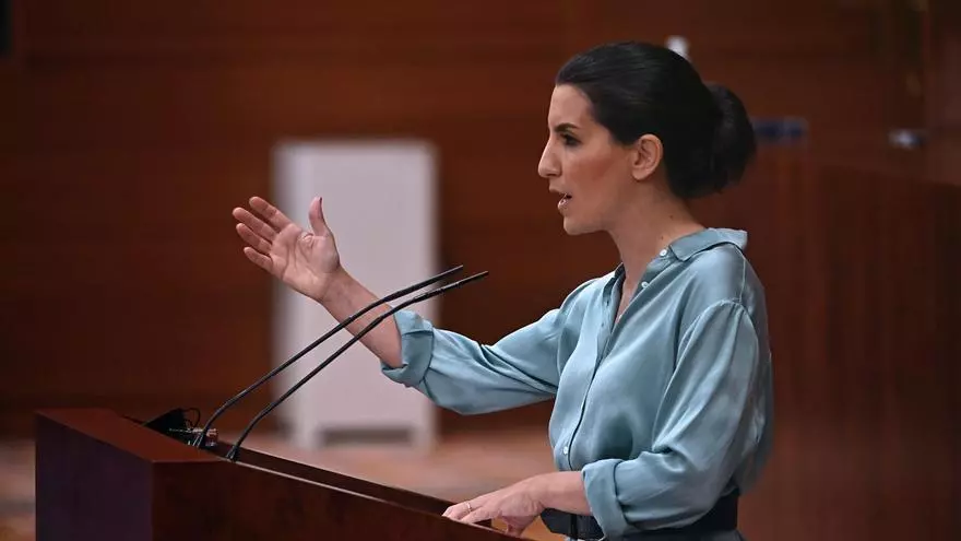 Polèmica a l'Assemblea de Madrid: Vox acusa Mbayé de Podemos d'haver entrat il·legalment a Espanya