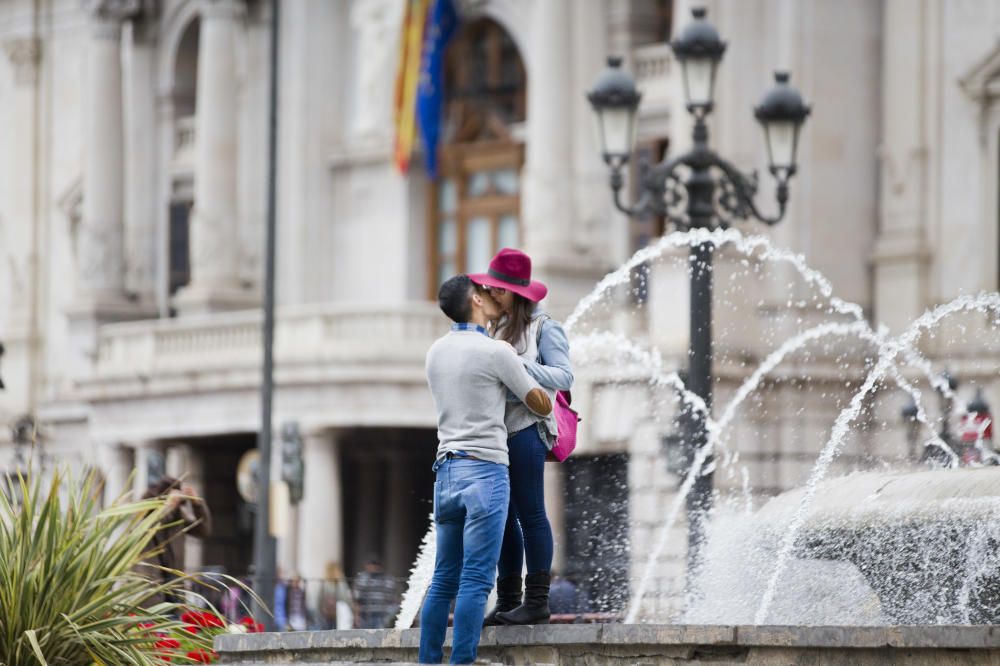 La plaza del Ayuntamiento, también llena en Semana Santa