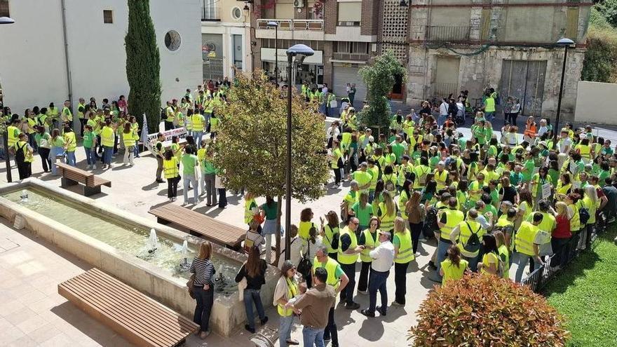 Los equipos directivos de todos los centros públicos de Ontinyent se suman a las protestas educativas