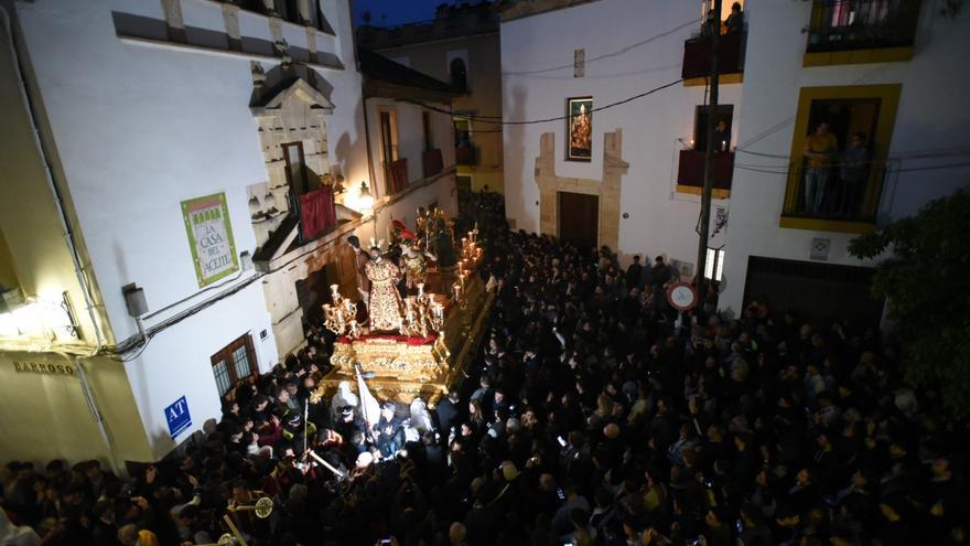 En directo | Las cofradías procesionan por carrera oficial el Lunes Santo en Córdoba