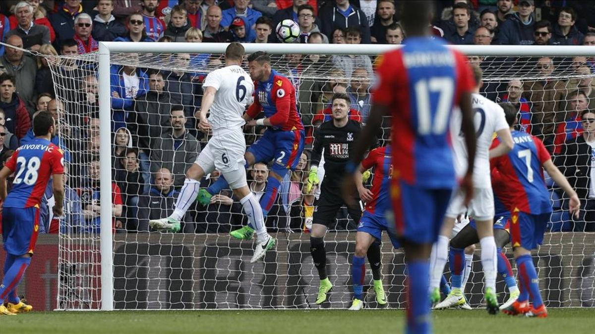 Huth marcó el 0-1 para el Leicester a los 4 minutos