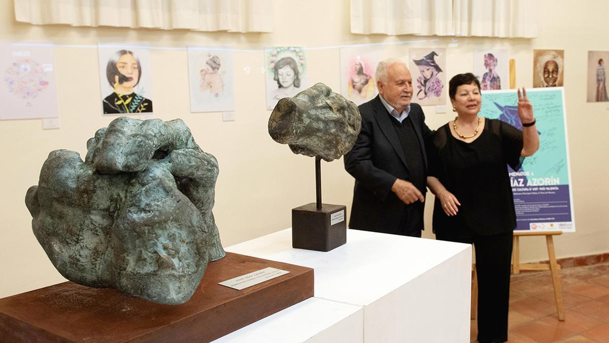 Fallece el escultor y pintor Pepe Azorín, creador de la emblemática mano de la UA