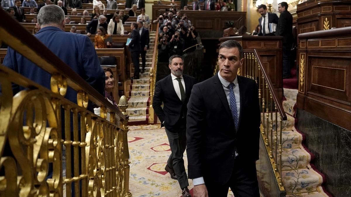 El presidente del Gobierno, Pedro Sánchez, abandona el hemiciclo tras la votación este martes de la ley de amnistía.