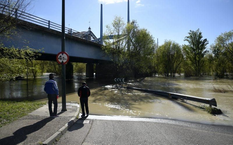 La crecida del Ebro se acerca a Zaragoza