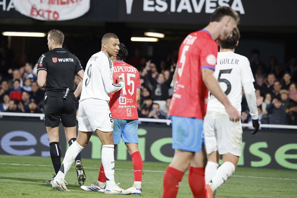 Todas las imágenes del histórico partido entre la Deportiva Minera y el Real Madrid