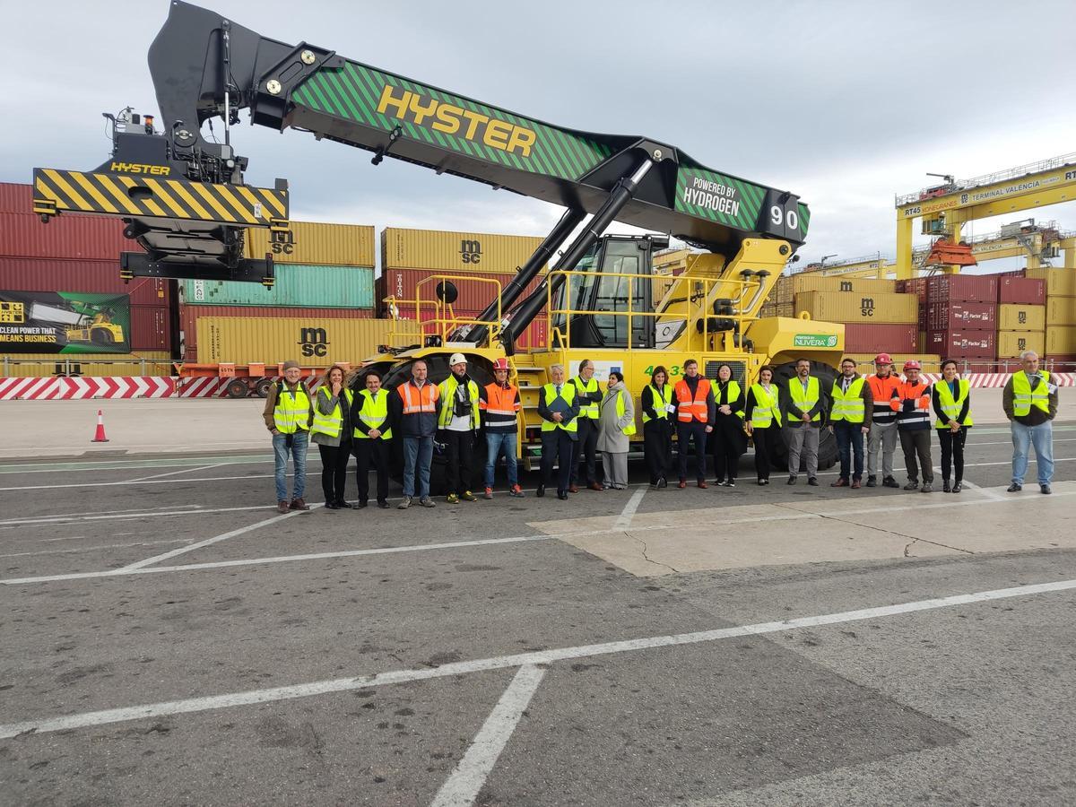 Prueba celebrada hace unas semanas con la apiladora ReachStacker.