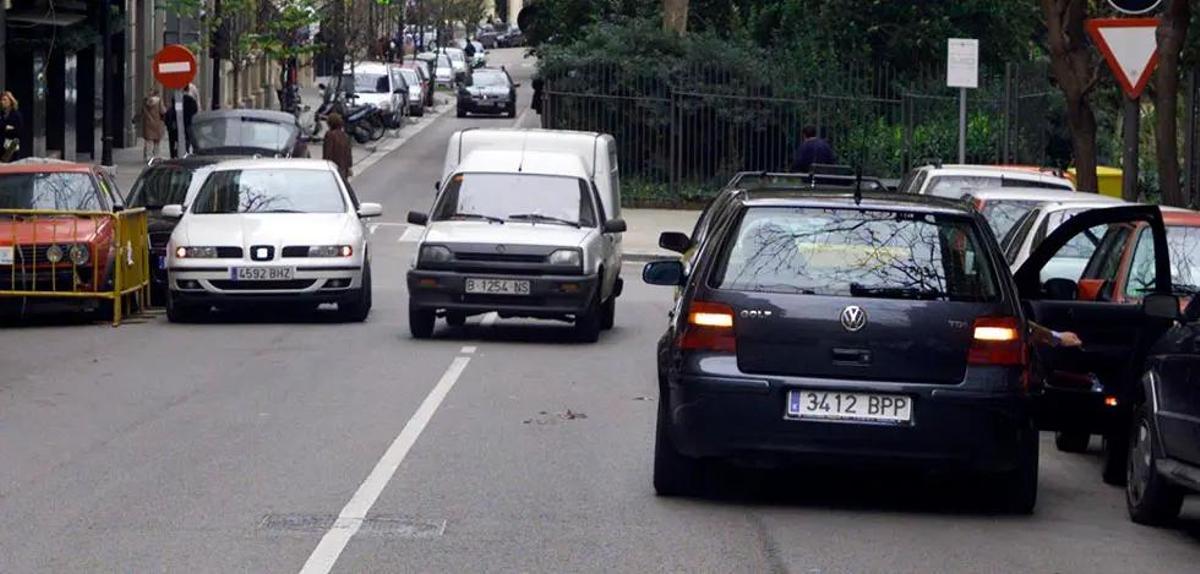 Coches en doble fila