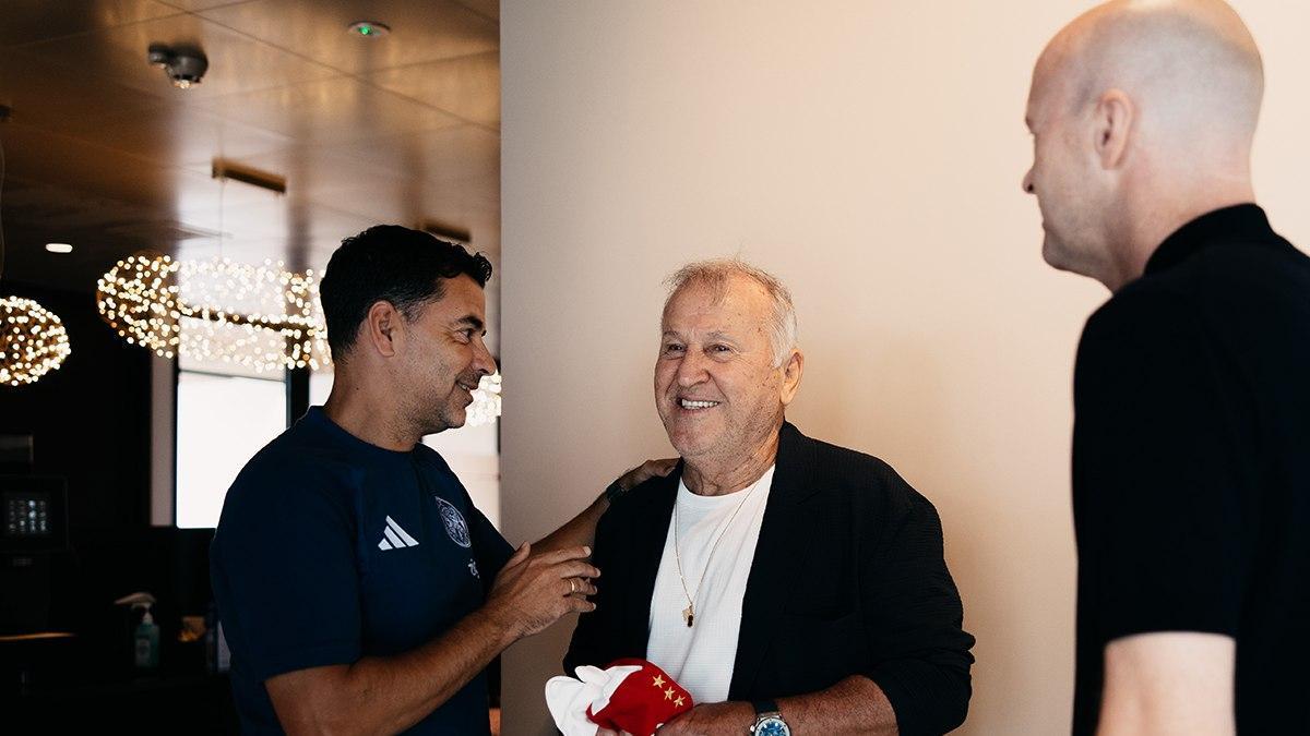 Míchel, Zico y Jordi Cruyff en la sede del Ajax