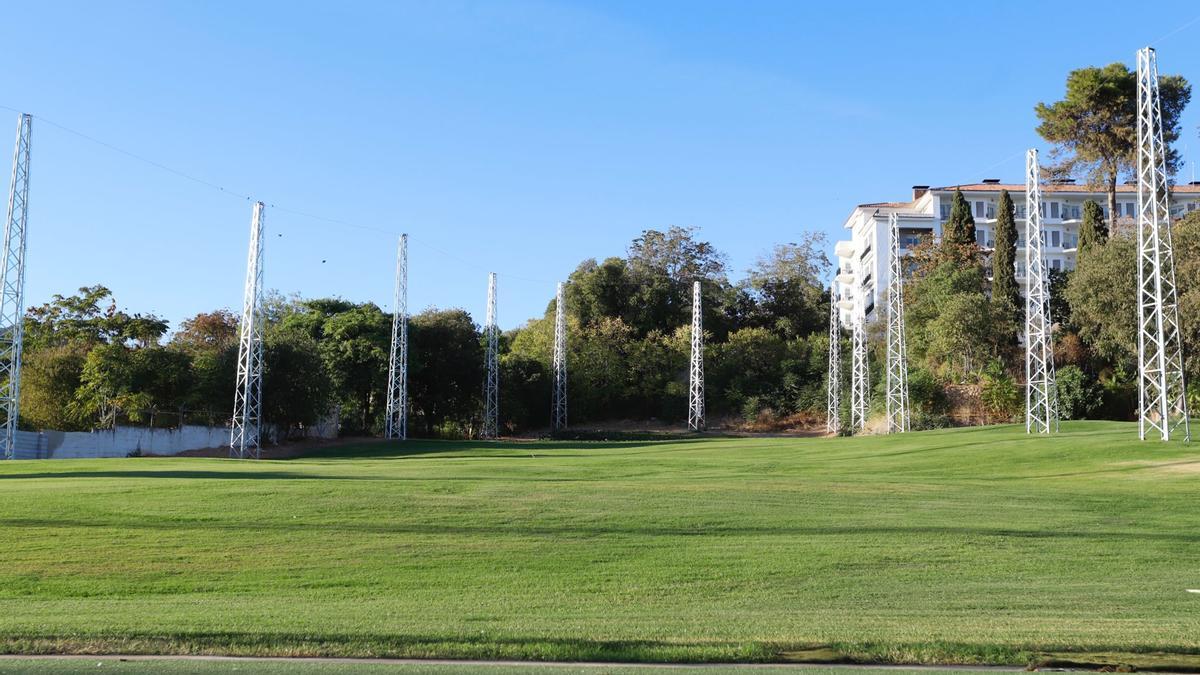 El &quot;tee&quot; de prácticas del Arruzafa Golf.