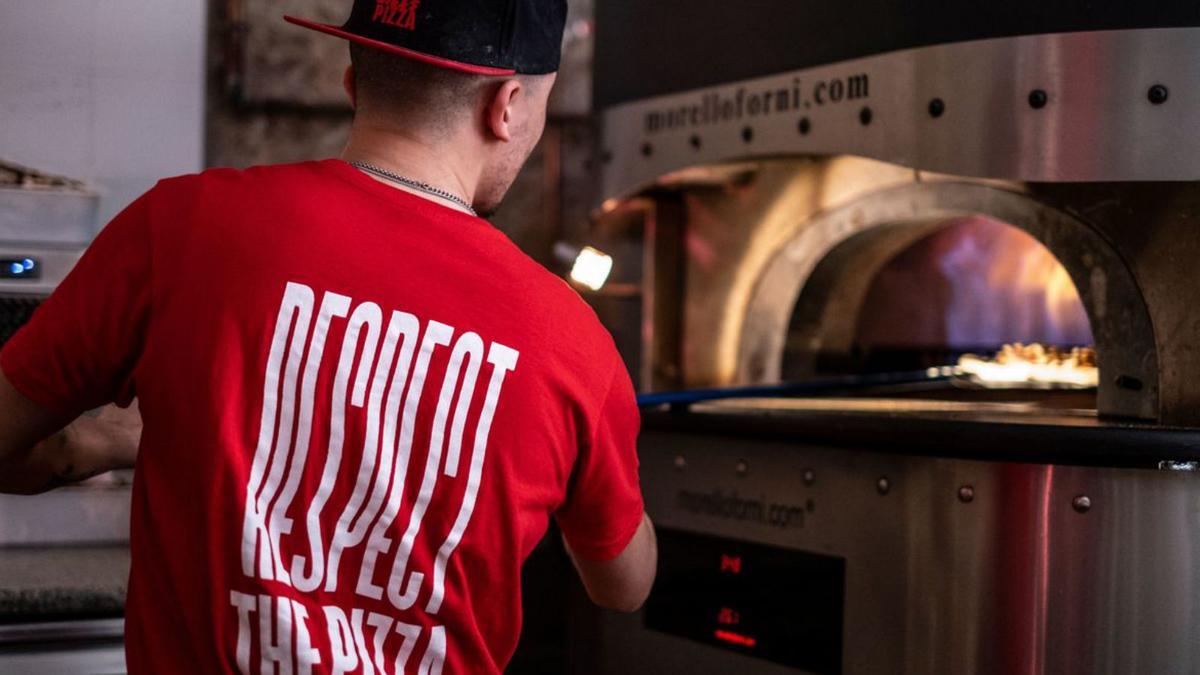 Cocción lenta para conseguir el crujiente perfecto en cada ‘pizza’. | FOTOS; CAN PIZZA