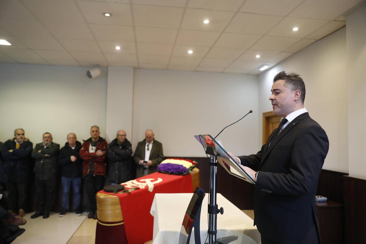 Acto de despedida de Vicente Gutiérrez Solís en el tanatorio de Langreo