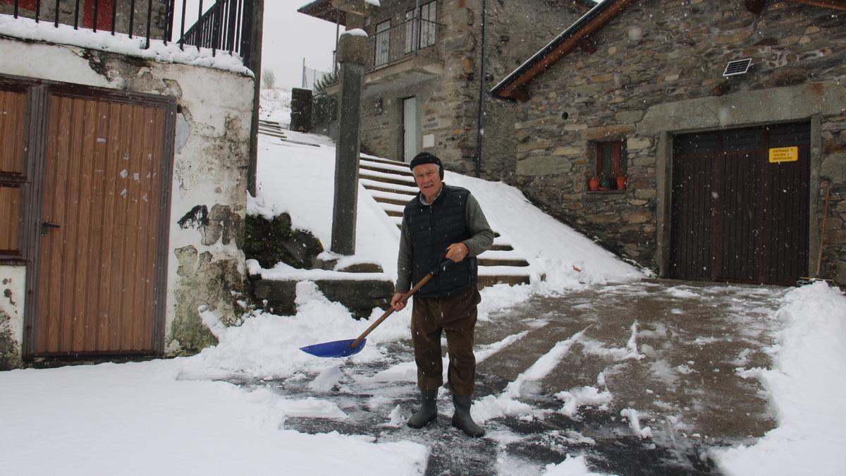 GALERÍA | La nieve tiñe Sanabria de blanco