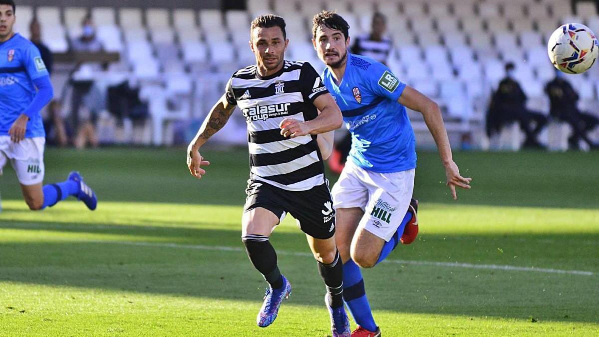 Rubén Castro, máximo goleador albinegro, en el partido ante el Logroñés.