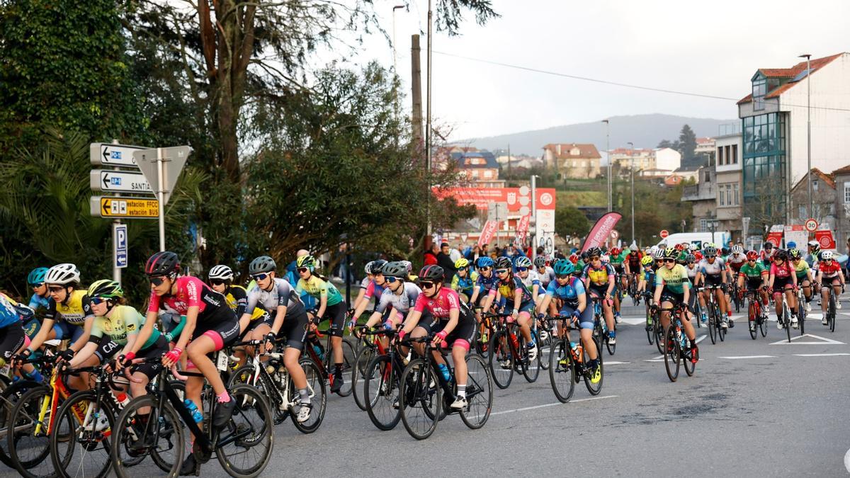 Salida de la prueba cadete del GP Cidade de Pontevedra.