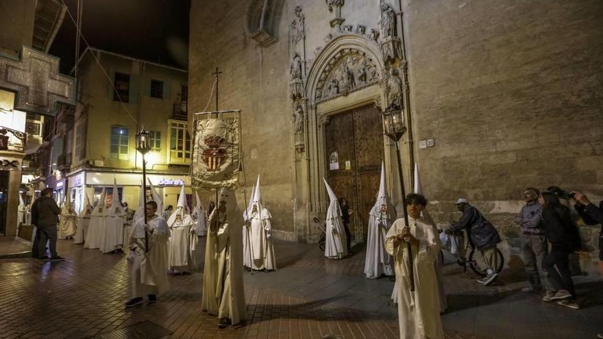 Estampas en el templo de la Mercè y en el Sagrat Cort